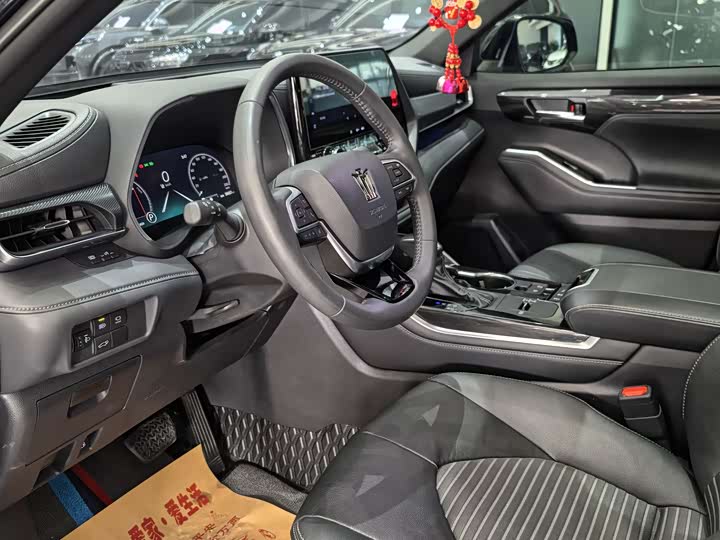 Фото 4 - Toyota Crown Kluger