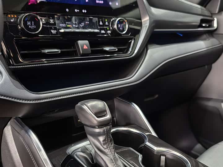 Фото 8 - Toyota Crown Kluger