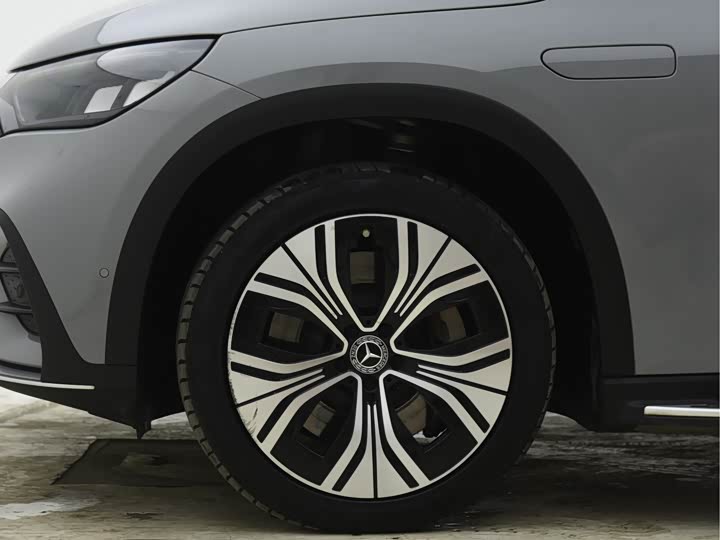 Фото 4 - Mercedes-Benz EQE SUV