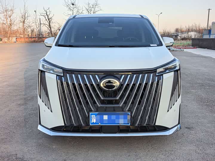 Фото 2 - GAC Trumpchi M8