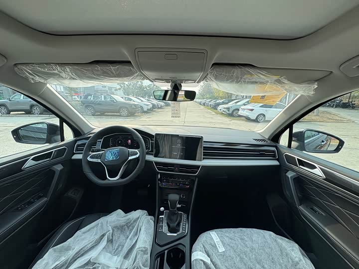 Фото 7 - Volkswagen Tiguan L Hybrid