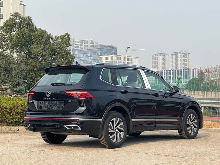 Фото 9 - Volkswagen Tiguan L Hybrid