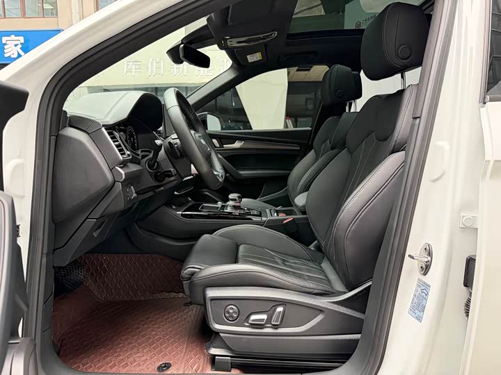 Фото 8 - Audi Q5L