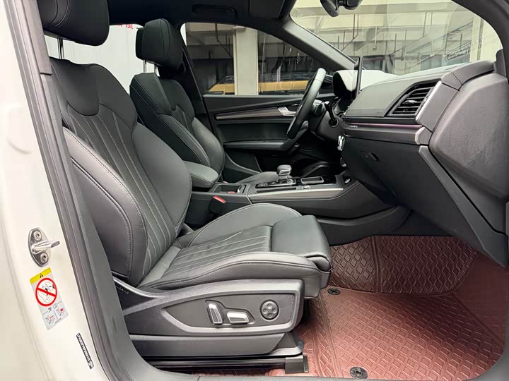 Фото 9 - Audi Q5L