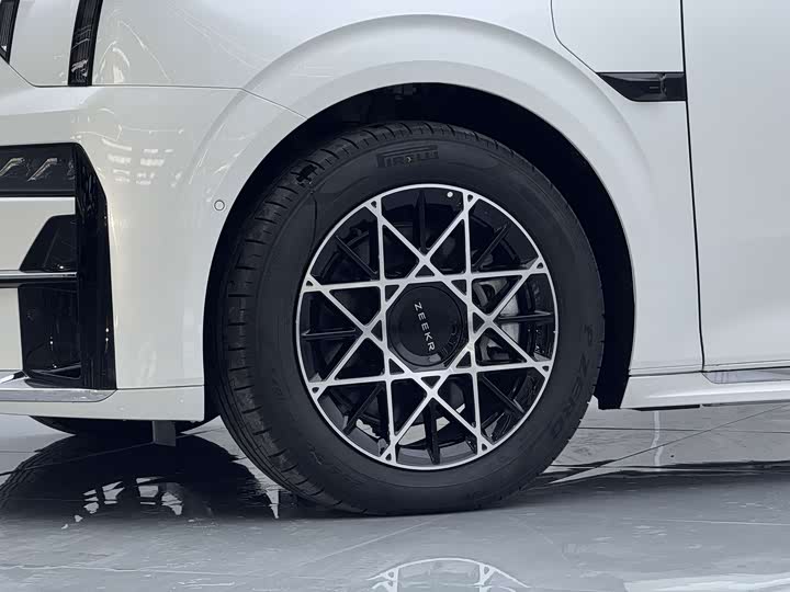 Фото 8 - Zeekr 009