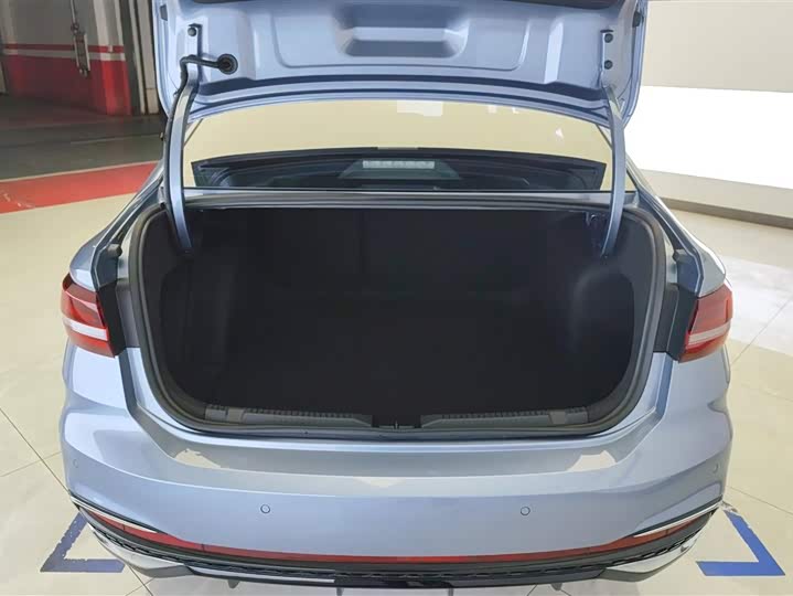 Фото 4 - Volkswagen Lavida