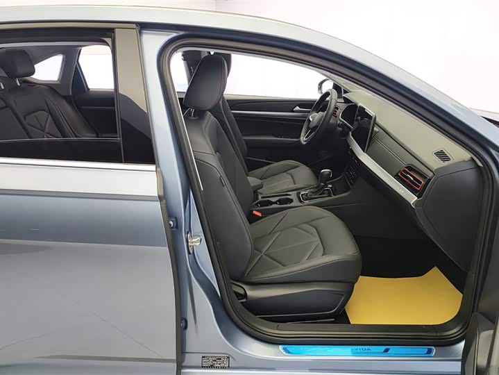 Фото 8 - Volkswagen Lavida