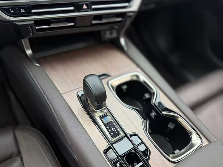 Фото 7 - Lexus RX Hybrid