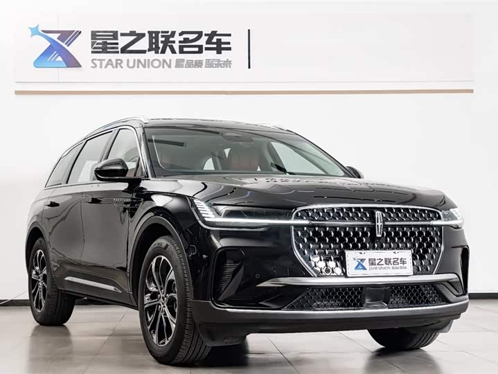 Фото 5 - Lincoln Nautilus