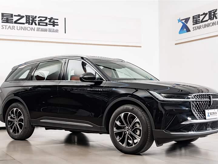 Фото 6 - Lincoln Nautilus