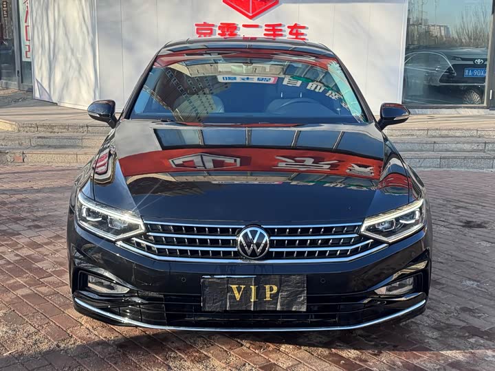 Фото 2 - Volkswagen Magotan