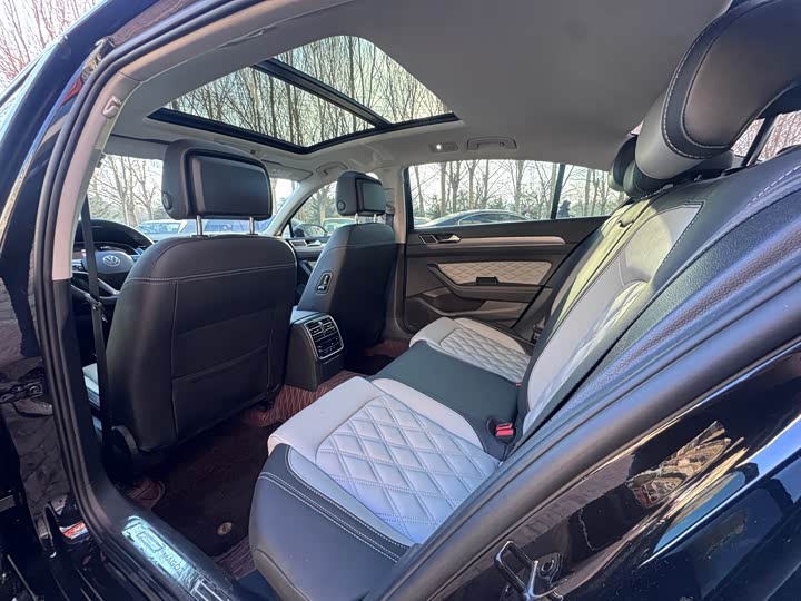 Фото 5 - Volkswagen Magotan