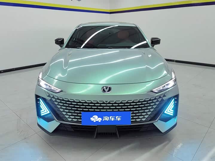 Фото 2 - Changan UNI-V Hybrid
