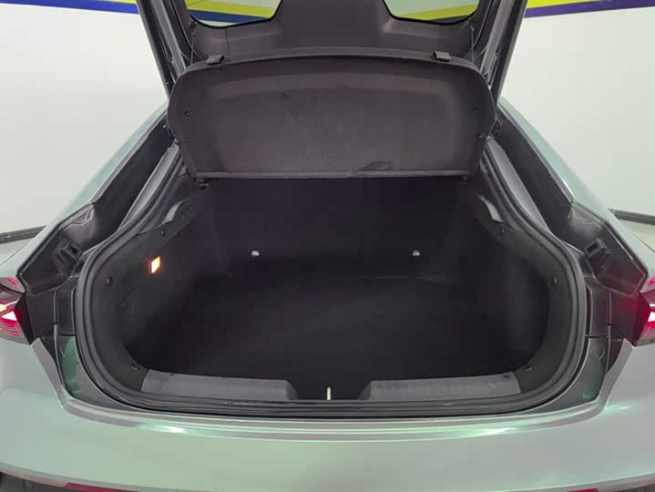 Фото 4 - Changan UNI-V Hybrid