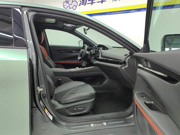 Фото 8 - Changan UNI-V Hybrid