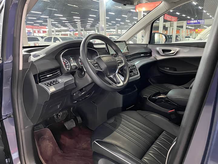 Фото 7 - Roewe iMax 8