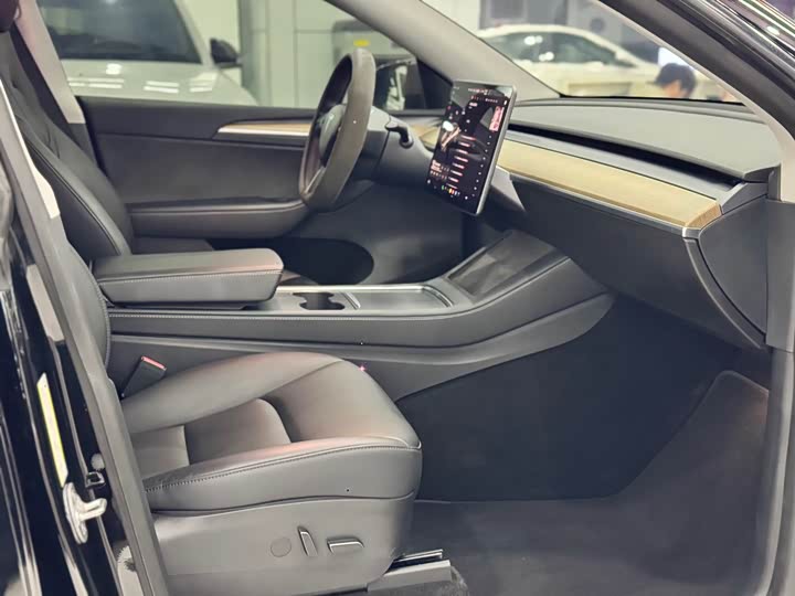 Фото 9 - Tesla Model Y