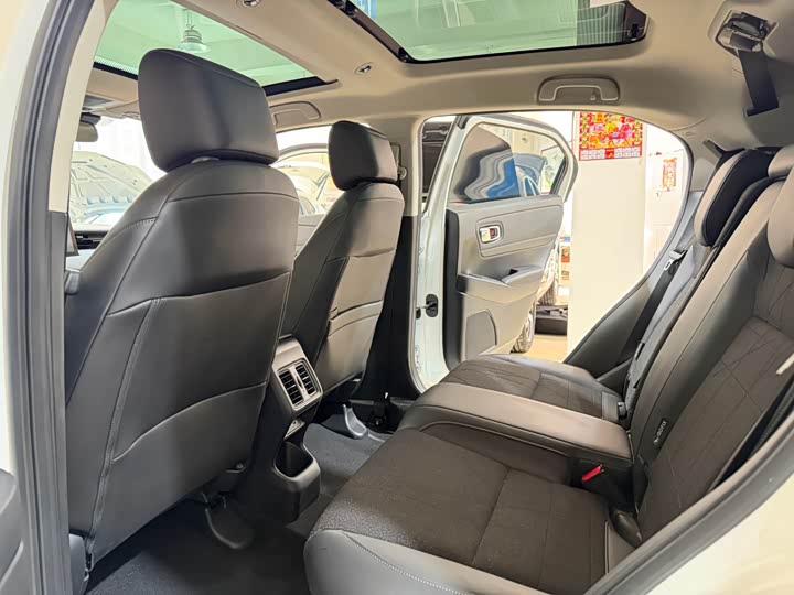 Фото 9 - Honda Vezel