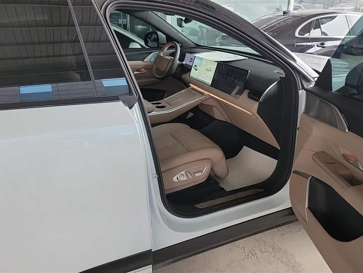 Фото 8 - XPeng G9