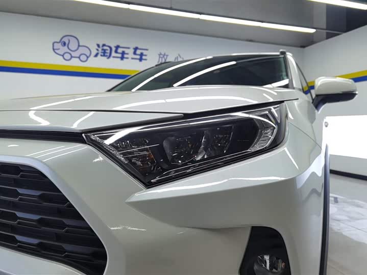 Фото 5 - Toyota RAV4