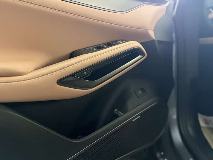 Фото 6 - BYD Song L