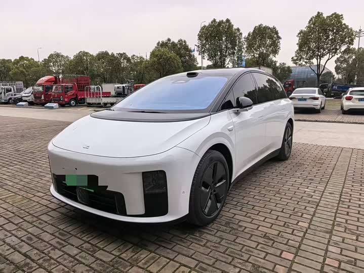 Фото 1 - LiXiang i8