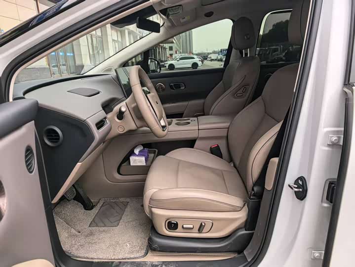 Фото 5 - LiXiang i8