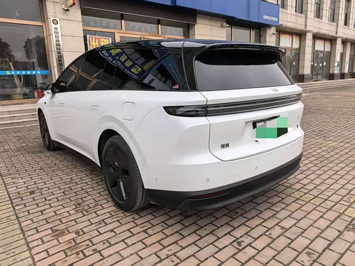 Фото 8 - LiXiang i8