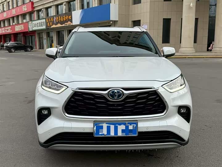 Фото 2 - Toyota Highlander