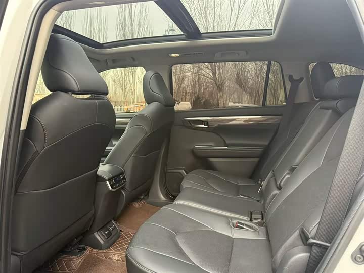 Фото 5 - Toyota Highlander