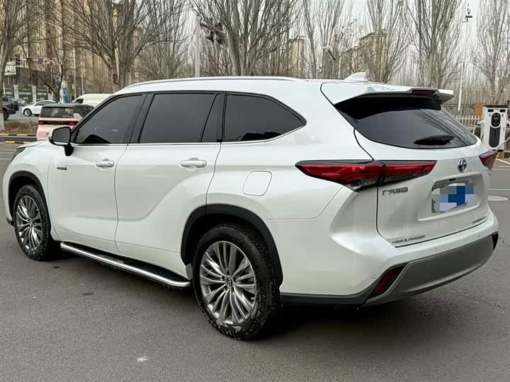 Фото 9 - Toyota Highlander