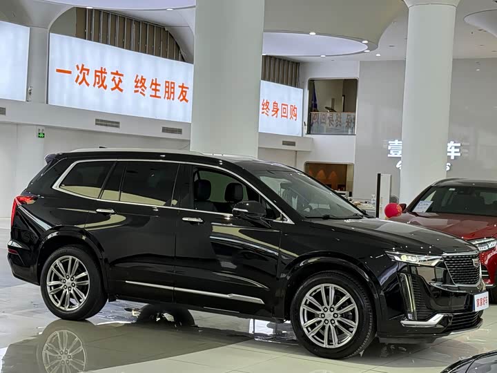 Фото 3 - Cadillac XT6