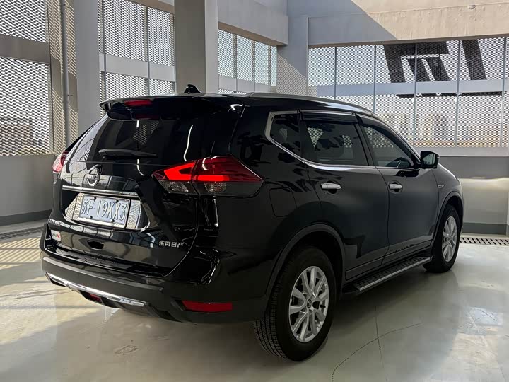 Фото 9 - Nissan X-Trail