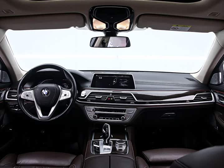 Фото 5 - BMW 7 Series