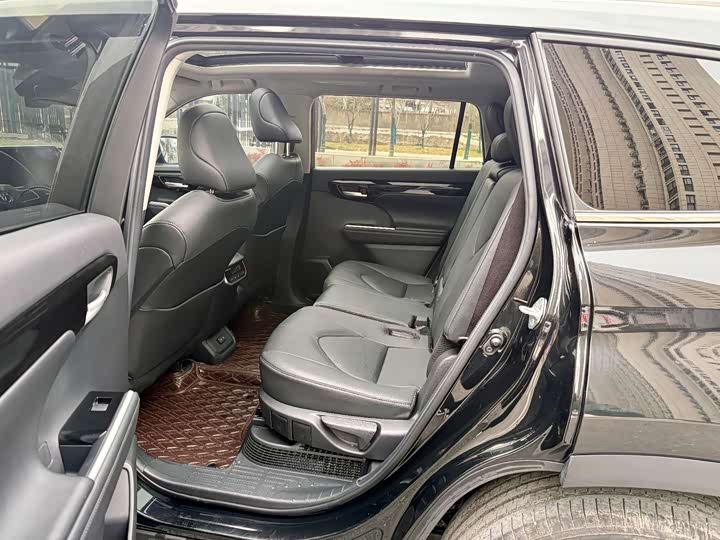 Фото 5 - Toyota Highlander