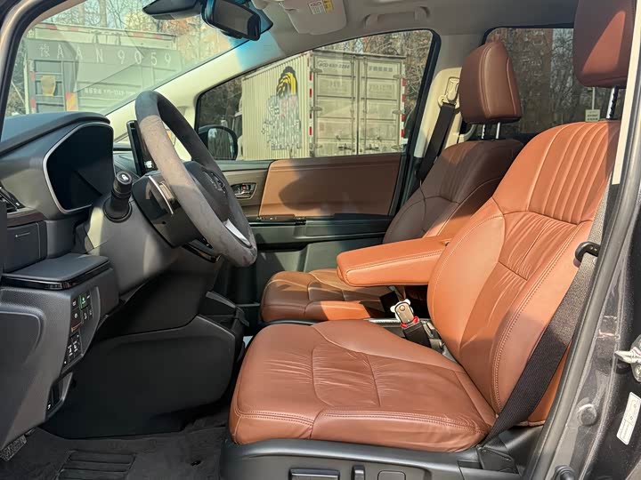 Фото 4 - Honda Odyssey