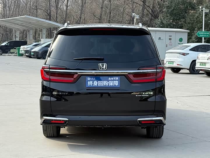 Фото 8 - Honda Odyssey