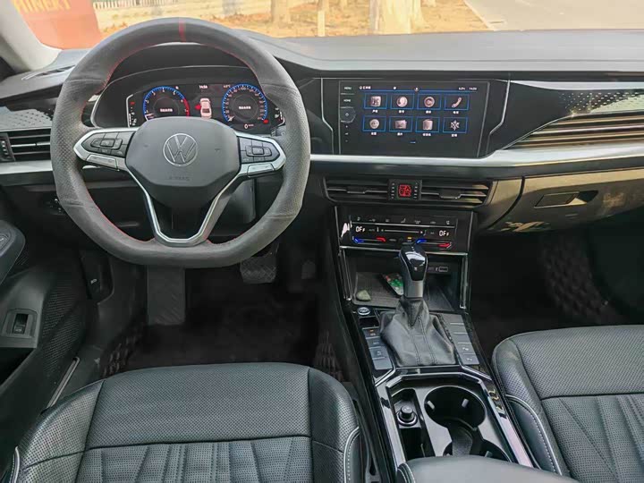 Фото 3 - Volkswagen Passat