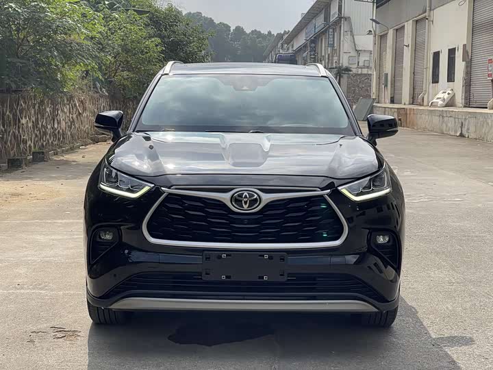 Фото 2 - Toyota Highlander