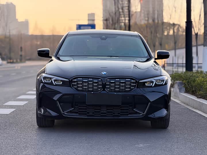 Фото 2 - BMW 3 Series