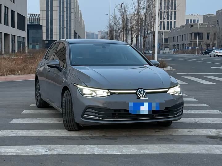 Фото 1 - Volkswagen Golf