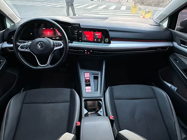 Фото 5 - Volkswagen Golf