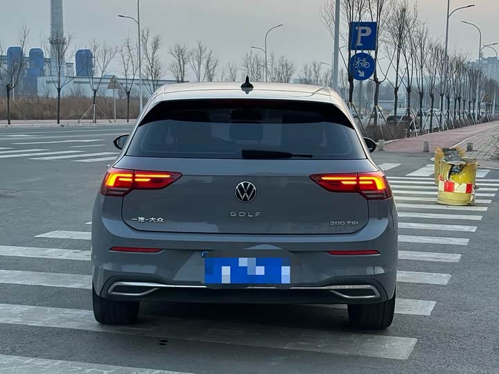 Фото 8 - Volkswagen Golf