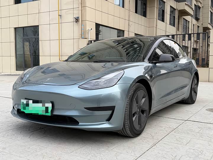 Фото 1 - Tesla Model 3