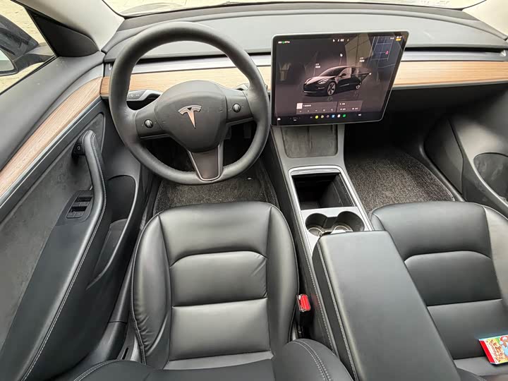 Фото 5 - Tesla Model 3