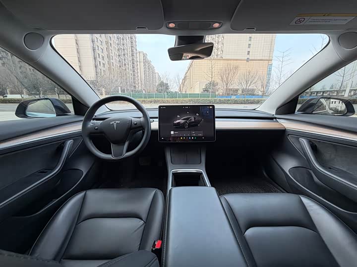 Фото 6 - Tesla Model 3