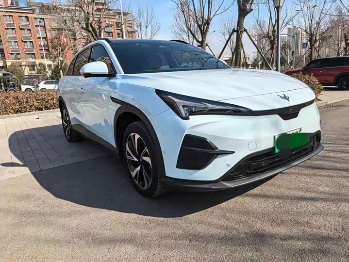 Фото 1 - BAIC Arcfox Alpha T5