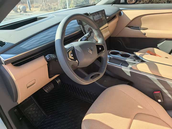 Фото 4 - BAIC Arcfox Alpha T5