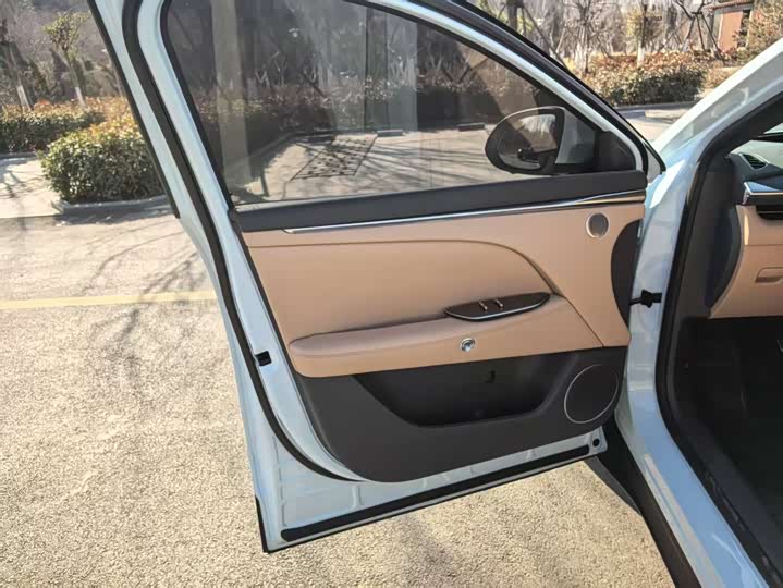 Фото 5 - BAIC Arcfox Alpha T5