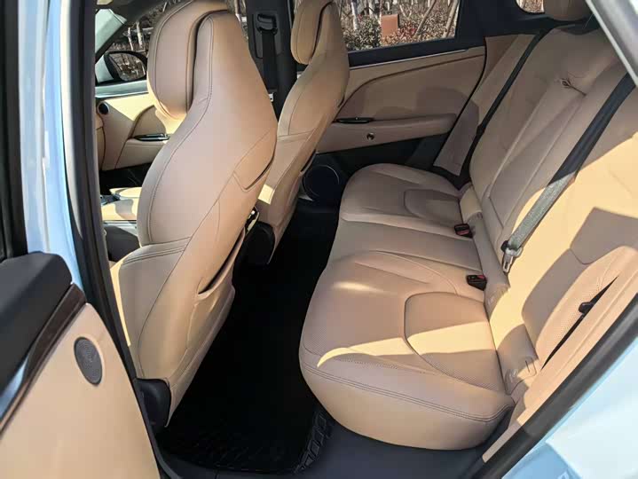 Фото 8 - BAIC Arcfox Alpha T5